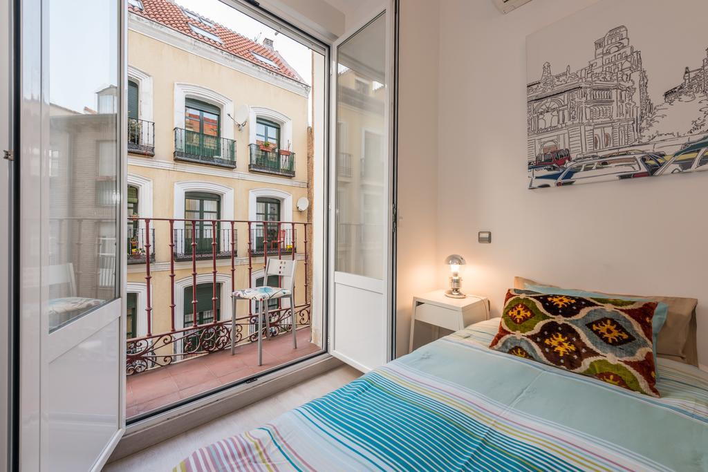 Latina Sol Apartment Madrid Bagian luar foto