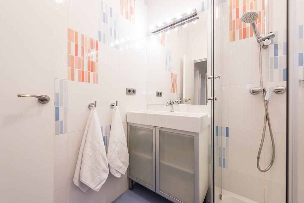 Latina Sol Apartment Madrid Bagian luar foto