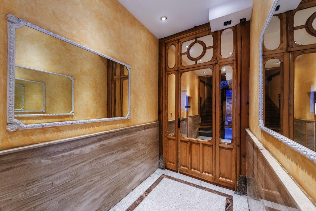 Latina Sol Apartment Madrid Bagian luar foto
