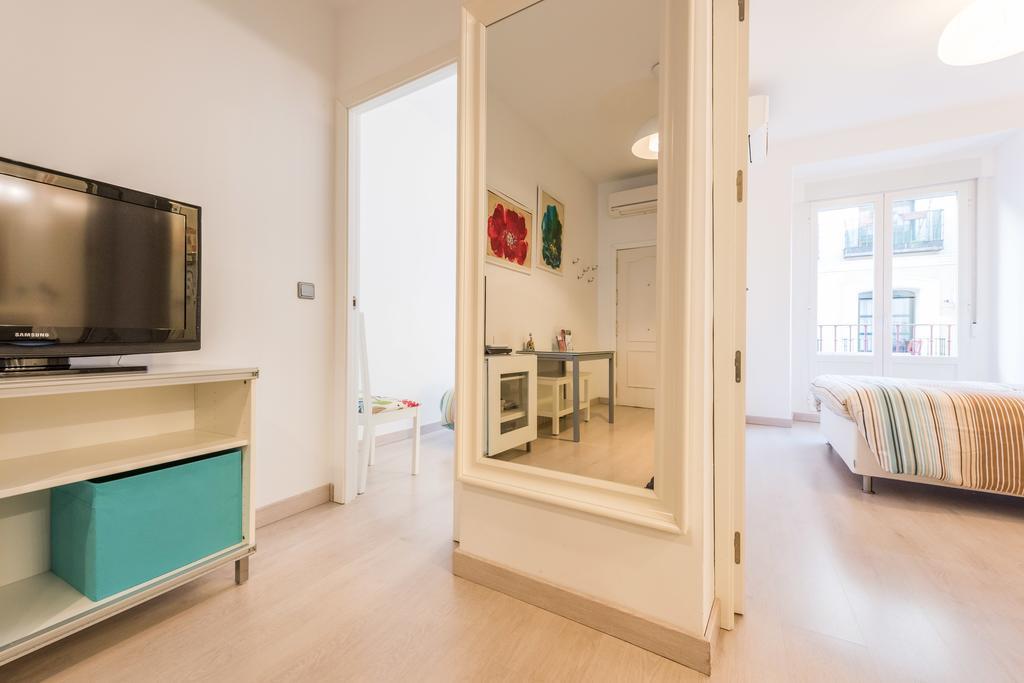 Latina Sol Apartment Madrid Bagian luar foto